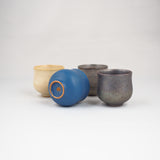 しずくをイメージしてしもぶくれ型に引いたお猪口